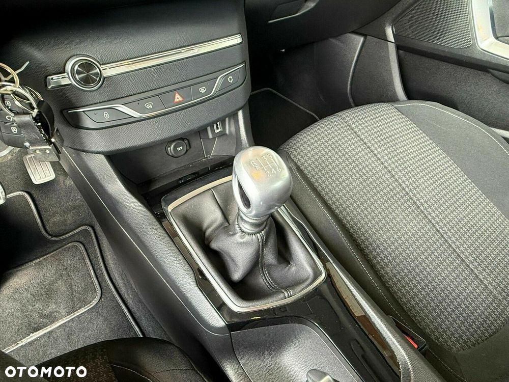 Peugeot 308 - 22
