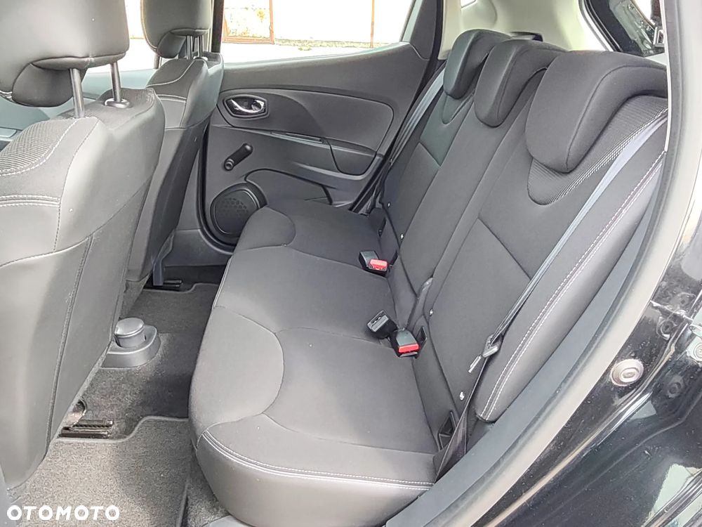Renault Clio 1.2 16V 75 Life - 11
