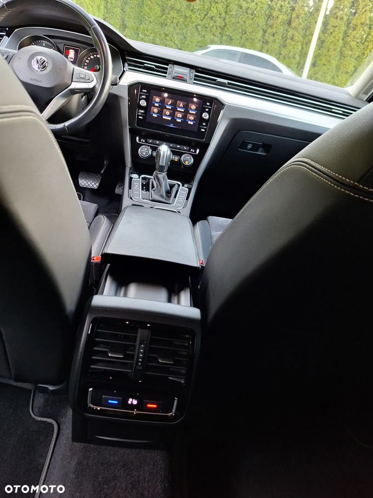 Volkswagen Passat 2.0 TDI SCR Elegance DSG - 11