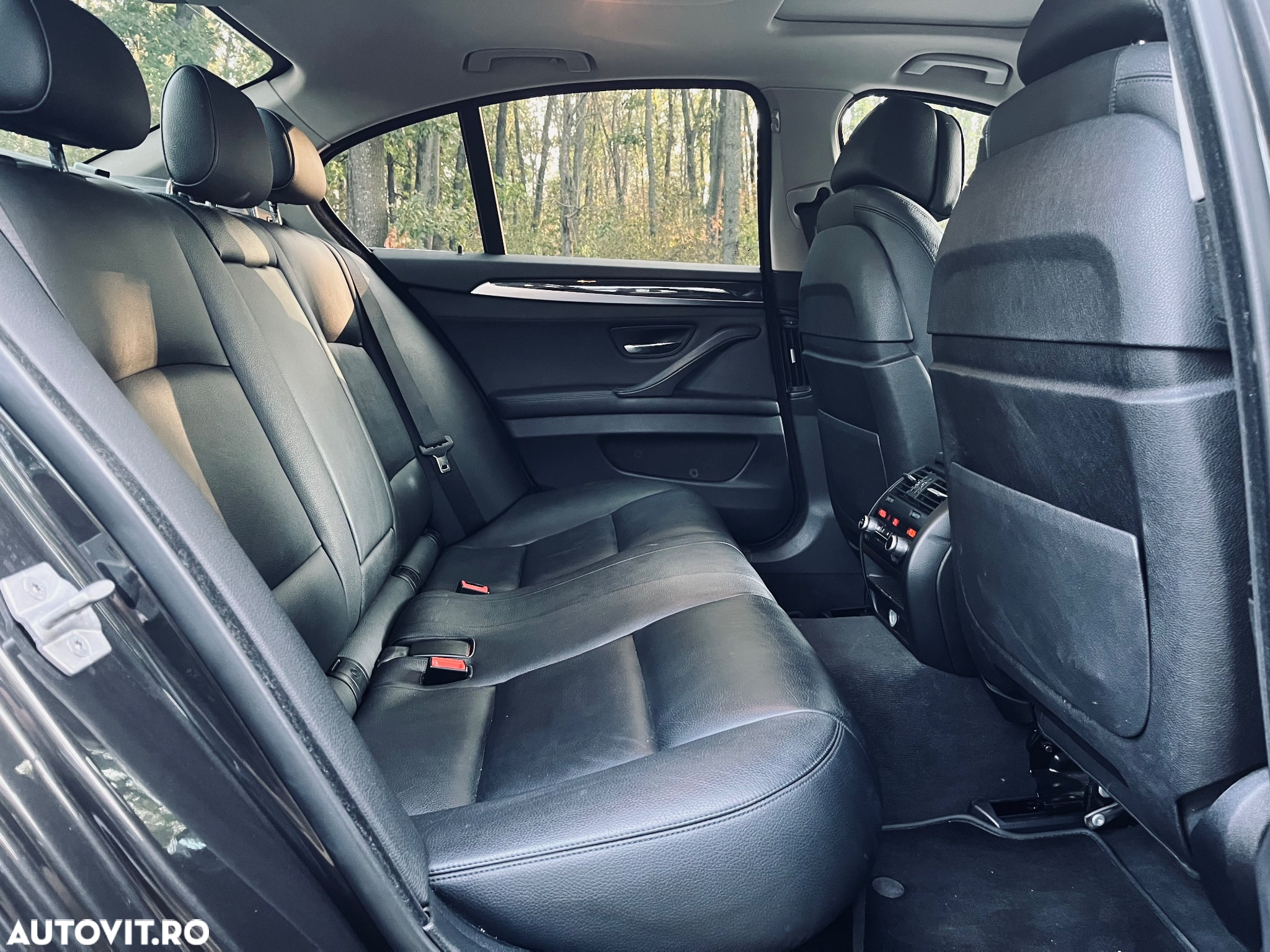 BMW Seria 5 520d xDrive Touring Aut. Luxury Line - 11