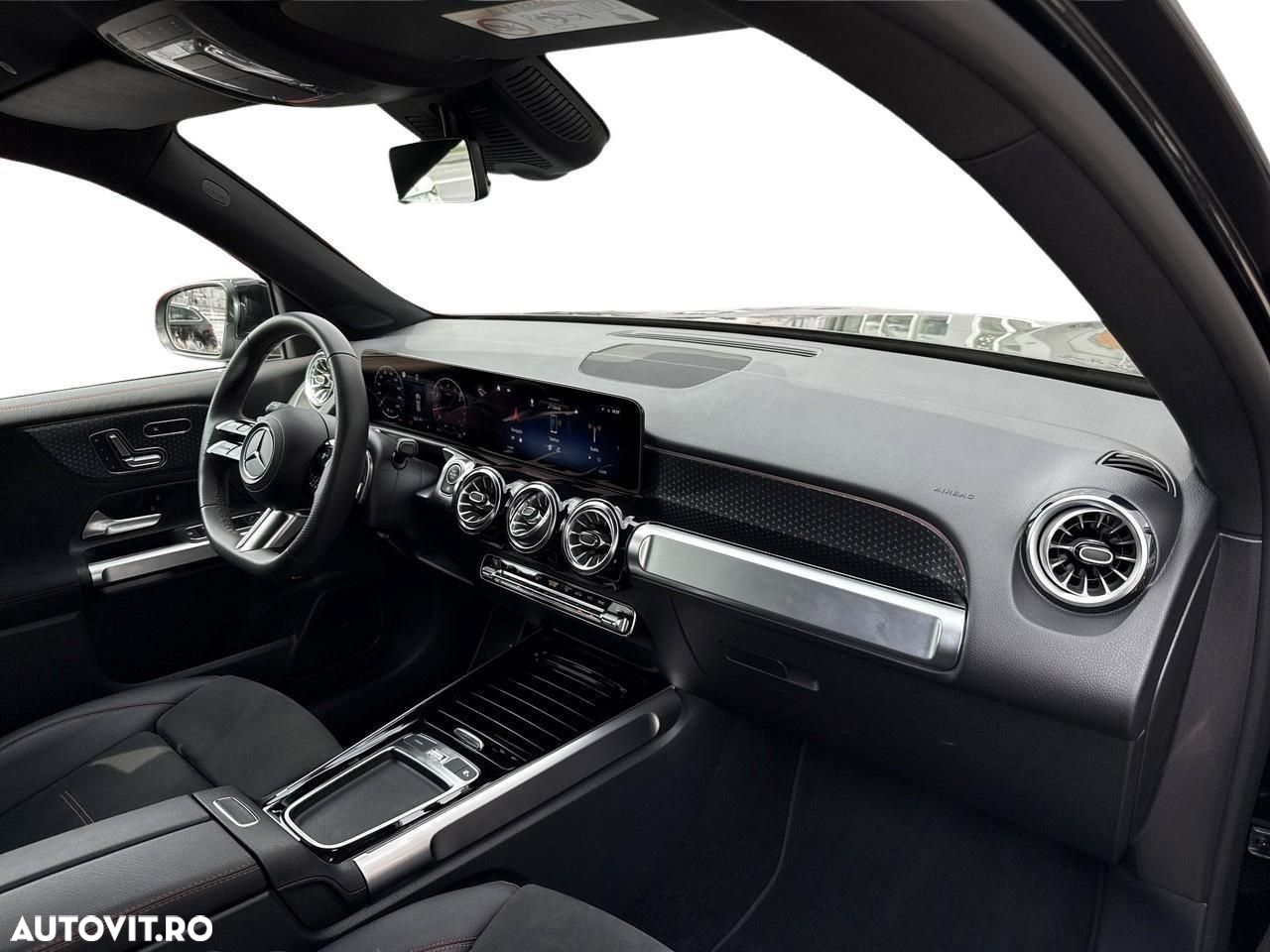 Mercedes-Benz GLB - 10