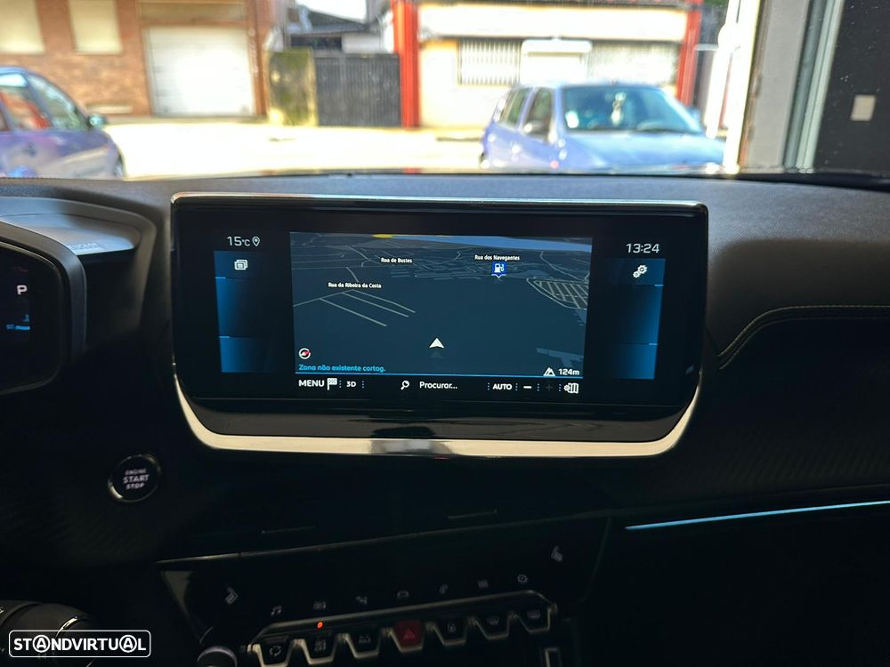 Peugeot 2008 PureTech 130 EAT8 GT Pack - 24