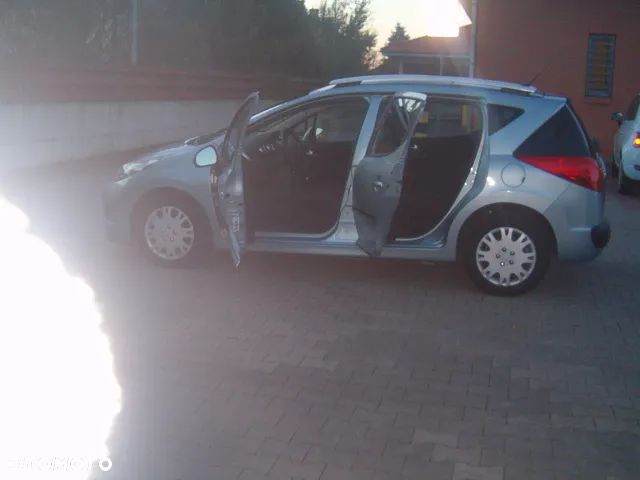 Peugeot 207 - 9