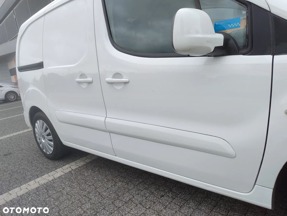 Peugeot PARTNER PO LIFT 1.6 HDI (90KM) 5-BIEGÓW KLIMA TEMPOMAT TABLET STAN IDEALNY FULL OPCJA BEZWYPADKOWY SERWIS KM NIE MA RDZY ! ! ! - 32