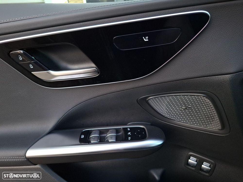 Mercedes-Benz C 300 e AMG Line - 18