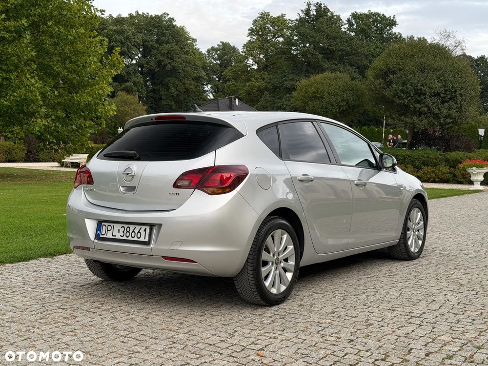 Opel Astra 2009 photo 5