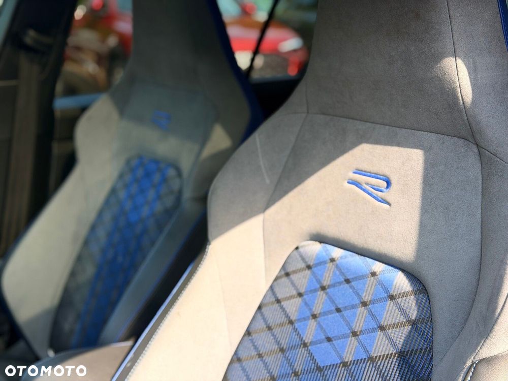 Volkswagen Golf - 18