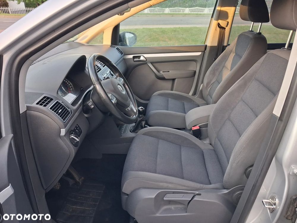 Volkswagen Touran 1.2 TSI STYLE - 8