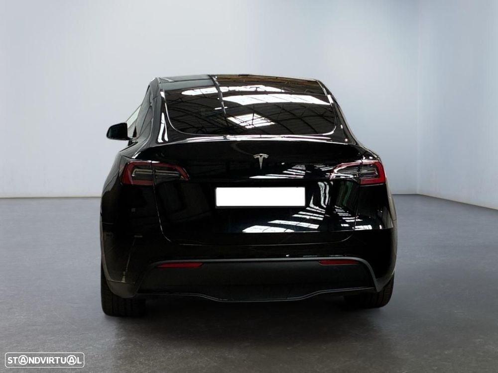 Tesla Model Y Standard RWD - 8