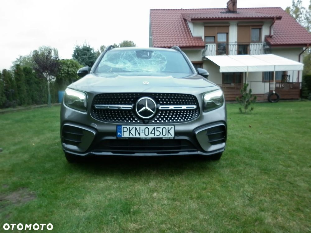 Mercedes-Benz GLB - 1