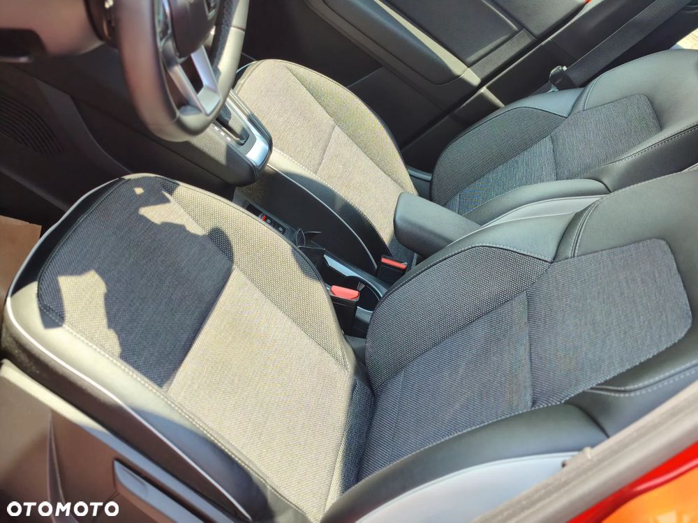 Renault Captur TCe 140 EDC GPF INTENS - 23