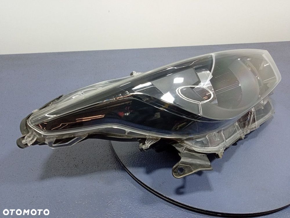 TOYOTA YARIS IV 20- REFLEKTOR PRAWY LAMPA EU K0-6EU - 2