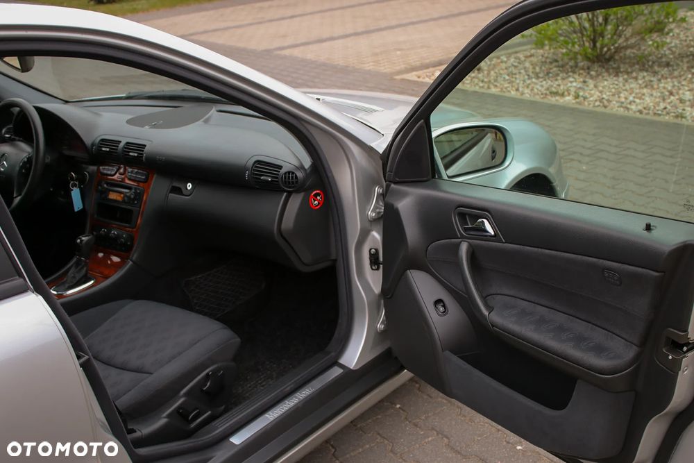 Mercedes-Benz Klasa C 180 Kompressor Automatik Classic - 21