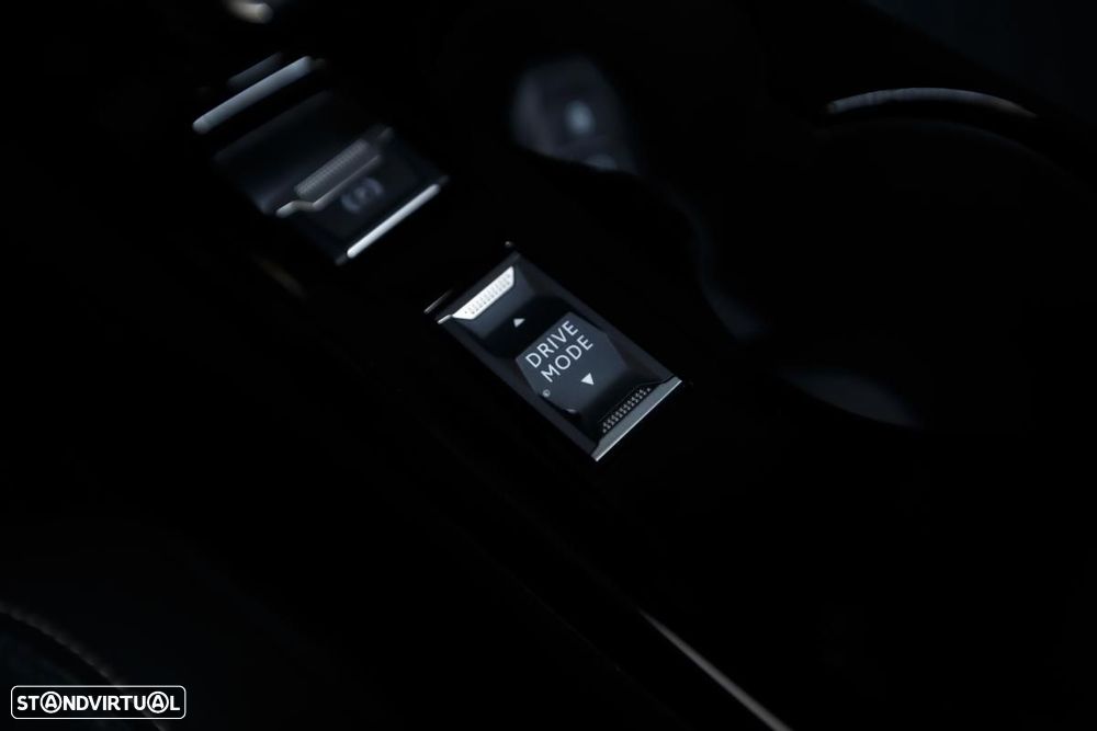 Peugeot 2008 1.2 PureTech Allure EAT8 - 24