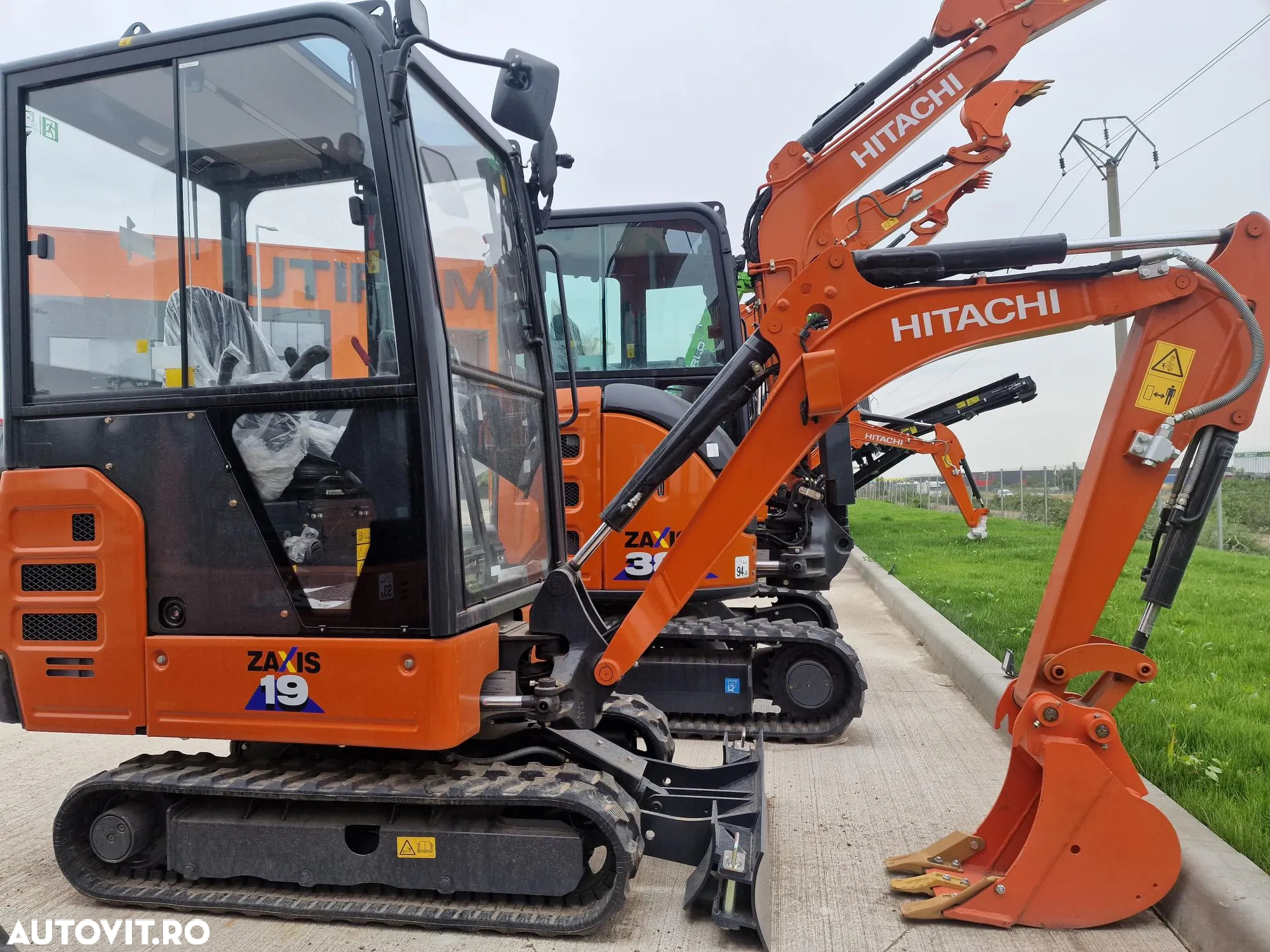 Hitachi ZX19-6, 2 tone, Cabina inchisa, inst picon, senie extensibile, cupa lat 400mm, garantie 1 an, posibilitate leasing, produsa in JAPONIA-PROMOTIE 26500 EUR+Tva - 4