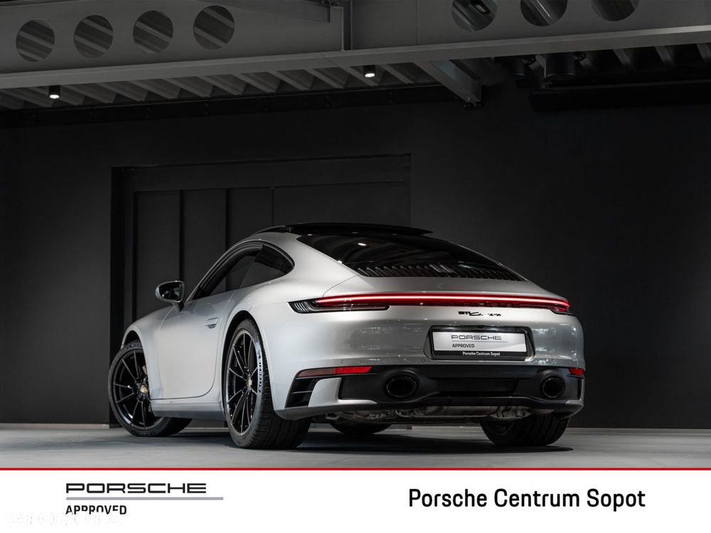 Porsche 911 Carrera - 10