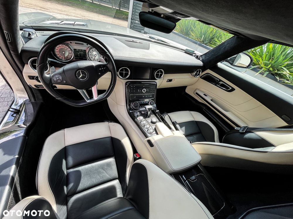 Mercedes-Benz SLS - 28
