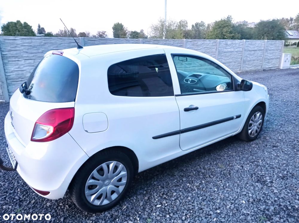 Renault Clio - 16