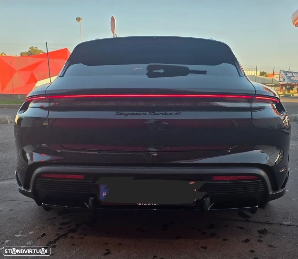 Porsche Taycan Cross Turismo Turbo S - 4