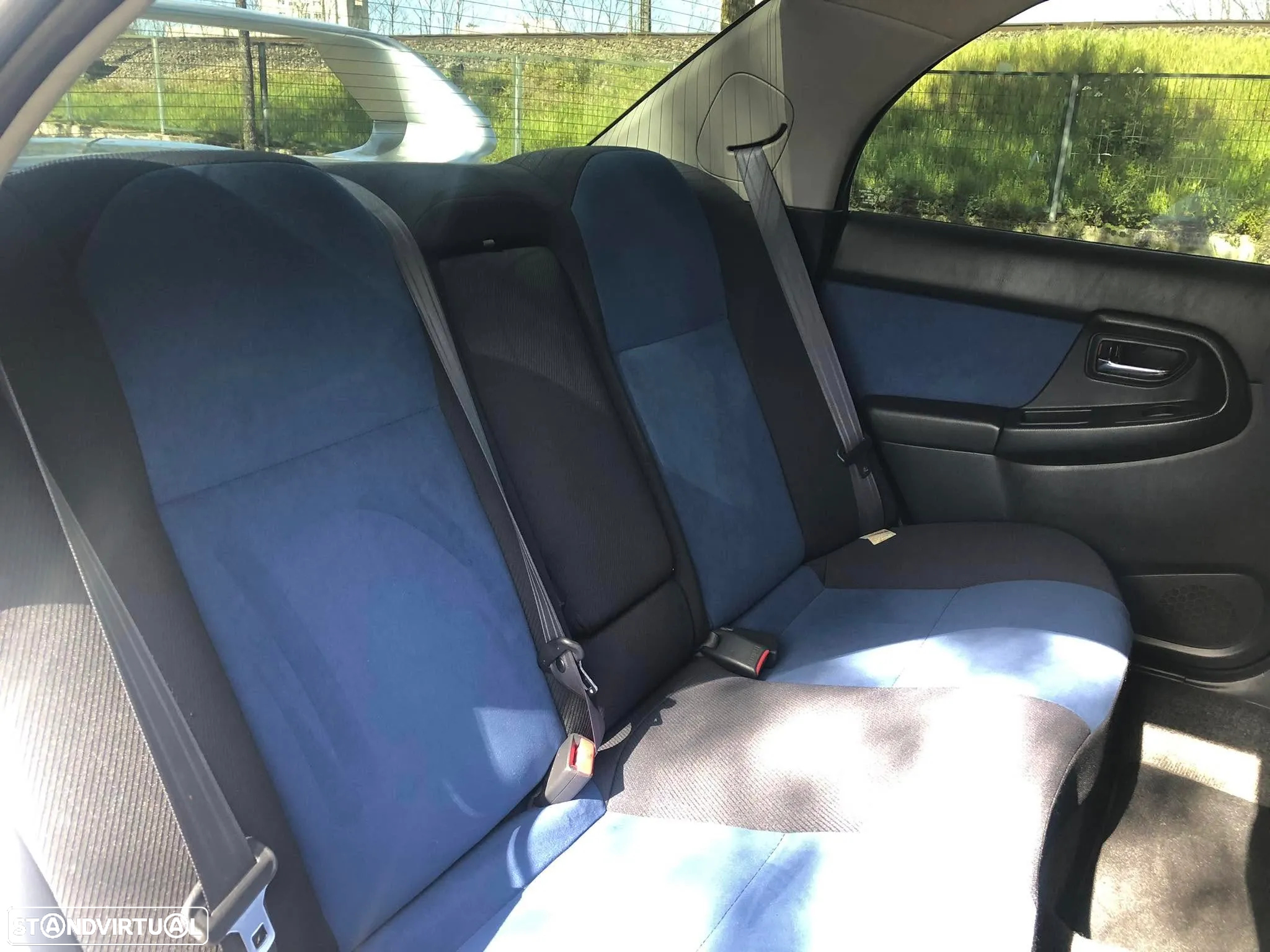 Subaru Impreza Sedan 2.0 WRX STi - 16