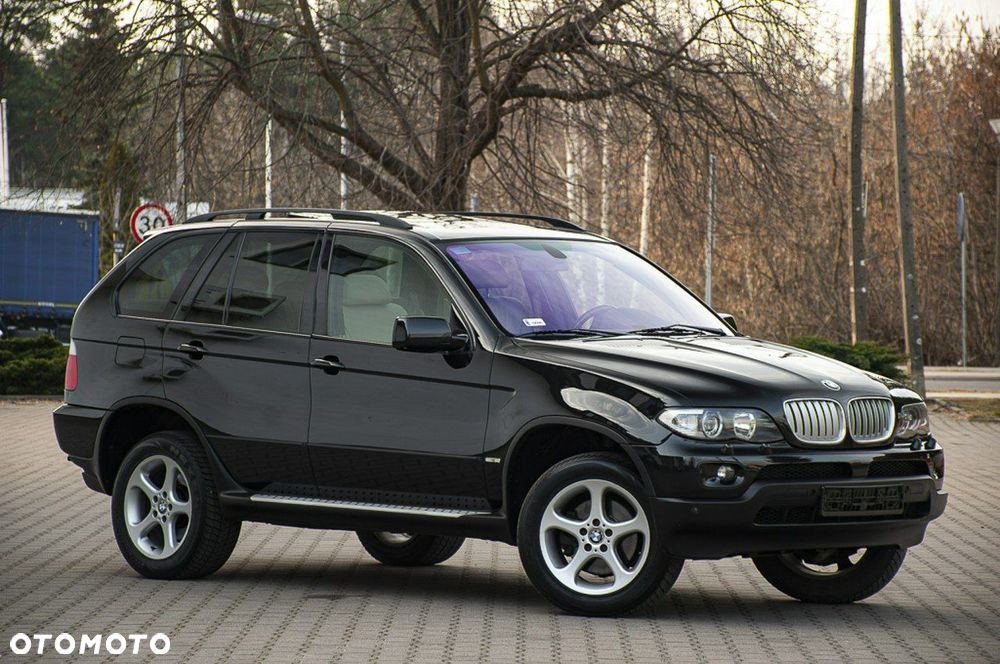 BMW X5 4.4i - 5