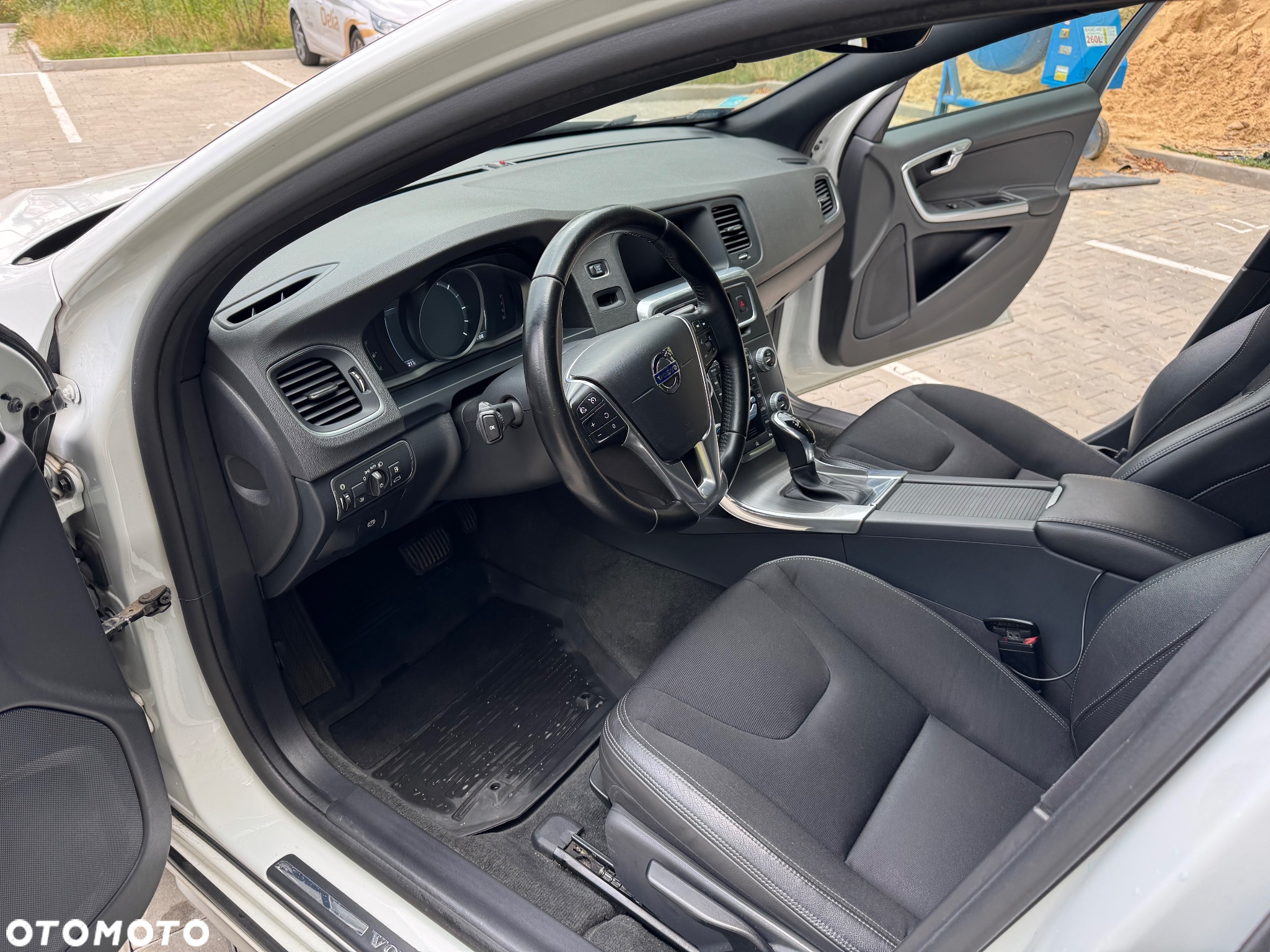 Volvo V60 Cross Country D3 Drive-E Summum - 15