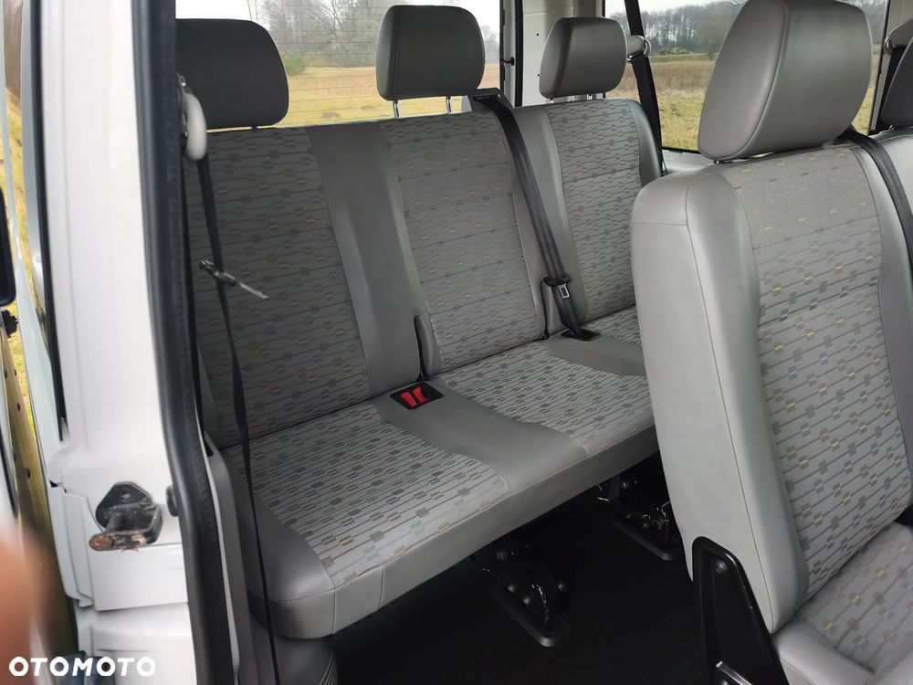 Volkswagen Transporter - 18