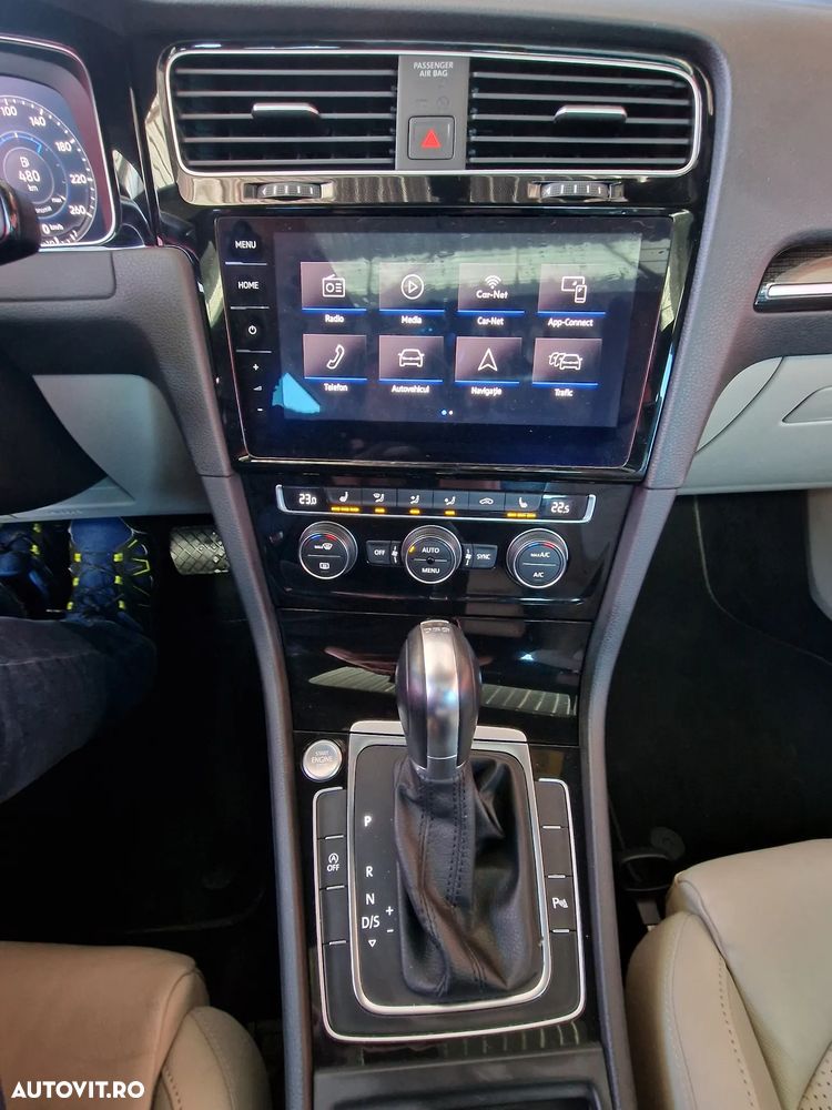 Volkswagen Golf 2.0 TDI SCR DSG Highline - 24