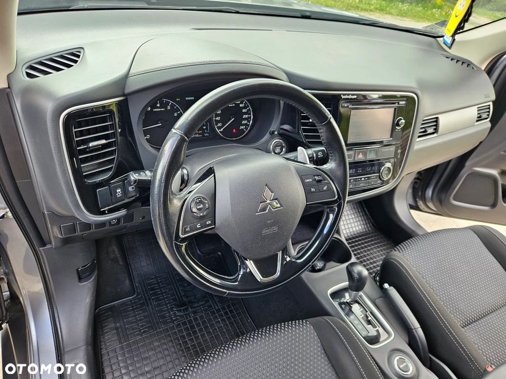 Mitsubishi Outlander 2.0 Intense Comfort 4WD CVT - 16