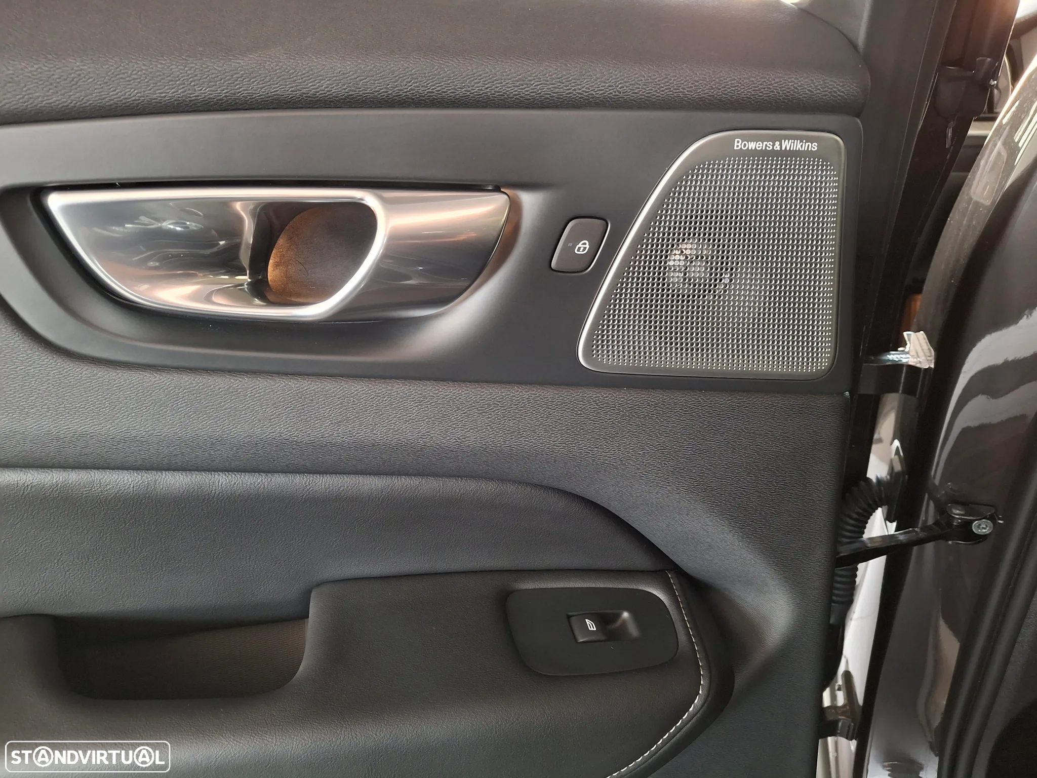 Volvo XC 60 2.0 T8 PHEV Ultra Dark AWD - 37