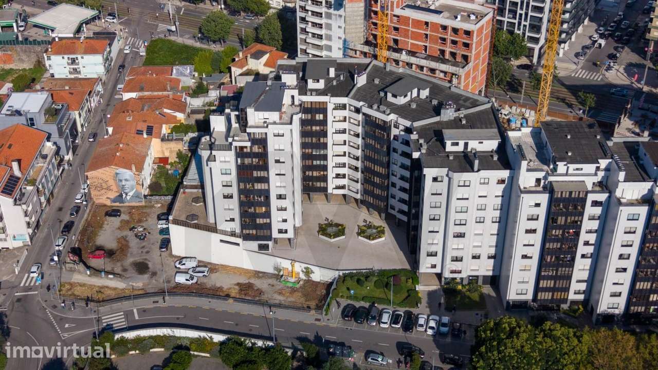 T4 no Centro de Gaia | 171,50 m2 | 2 Suites | Garagem Box Privativa Du - Grande imagem: 3/38