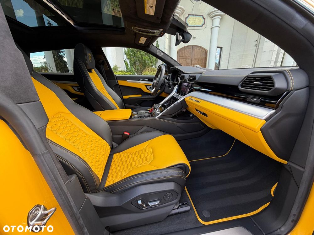 Lamborghini Urus Standard - 25