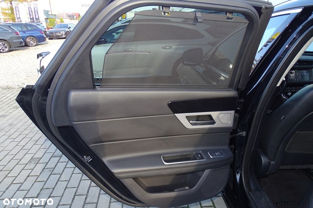 Jaguar XF 20d Prestige - 18