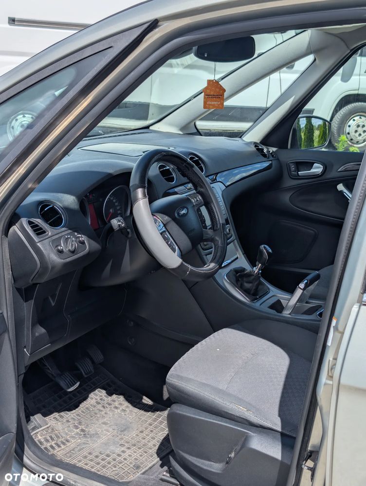 Ford Galaxy 2.2 TDCi Ghia - 19