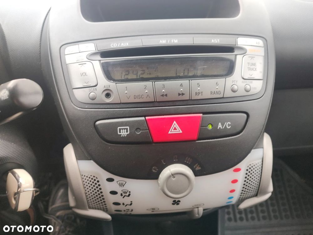 Toyota Aygo Cool - 28