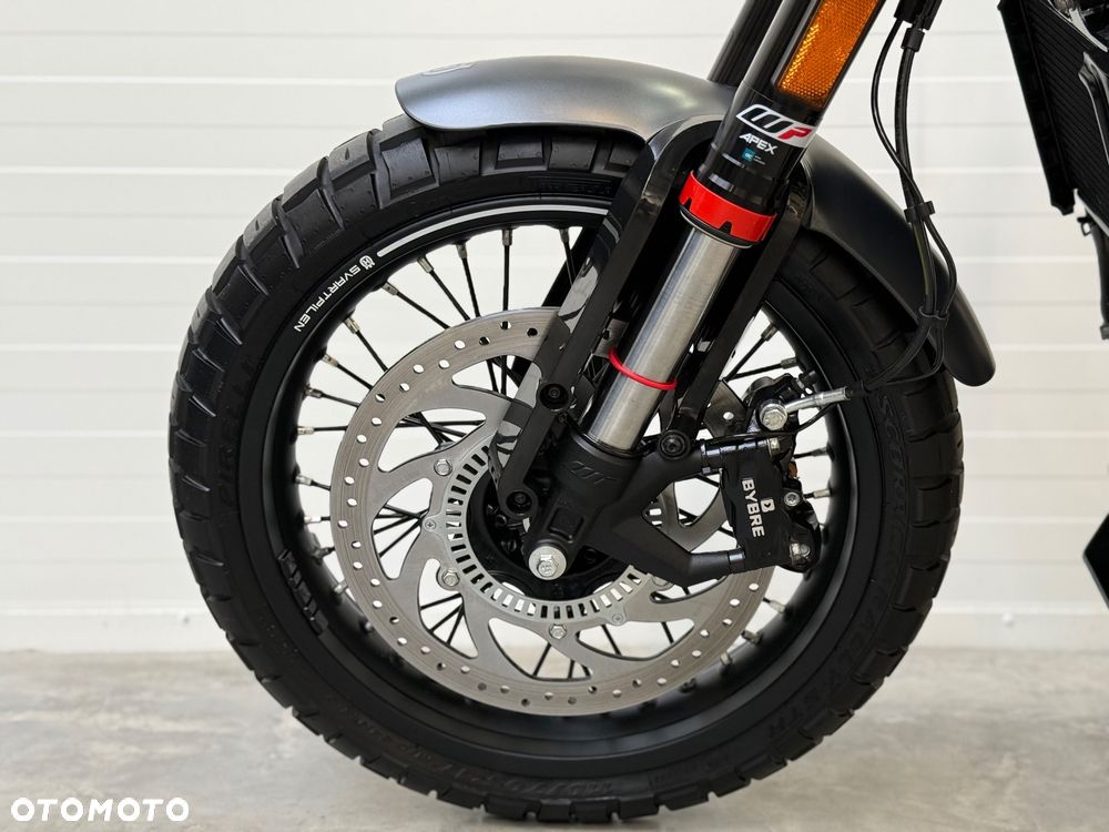 Husqvarna Svartpilen - 24