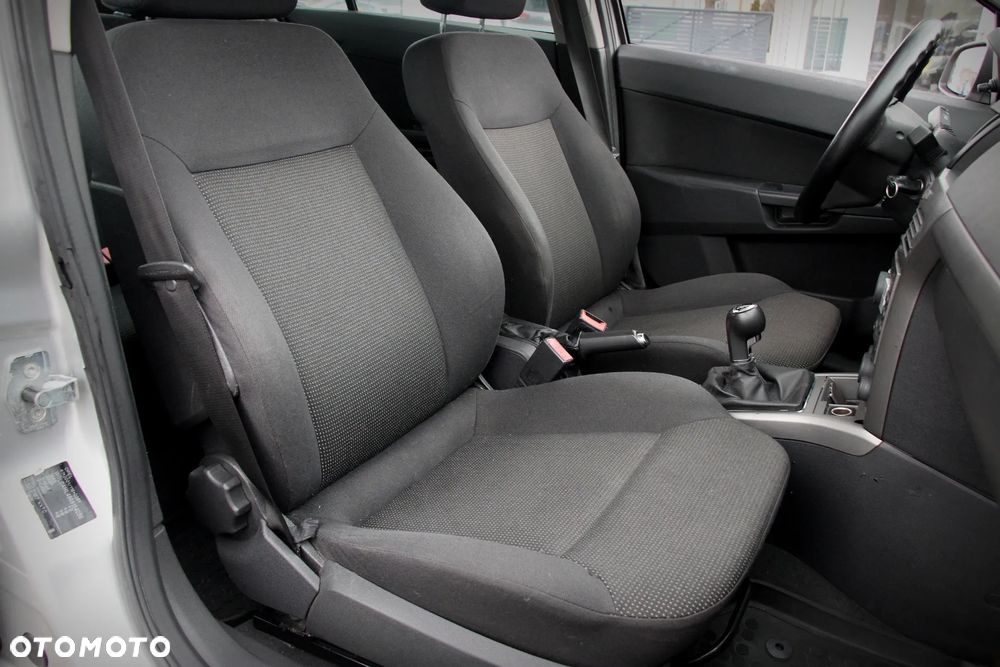 Opel Astra 1.9 CDTI - 12