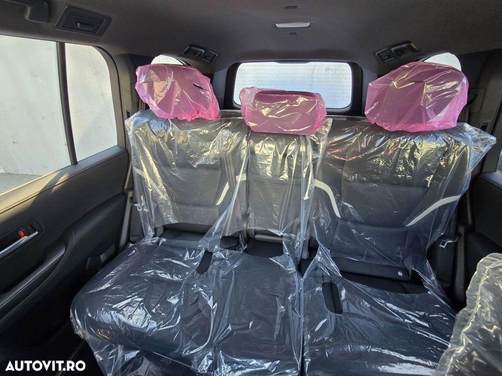 Toyota Land Cruiser 300 - 12