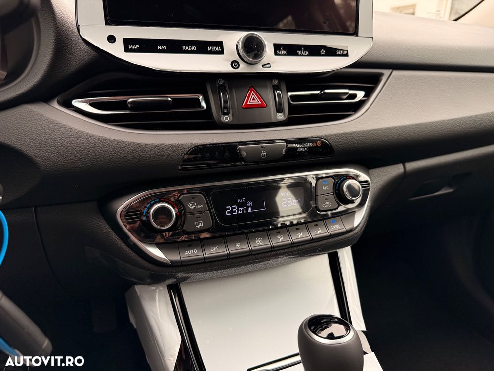 Hyundai i30 Fastback 1.5 T-GDI 140CP 7DCT MHEV Highway - 12