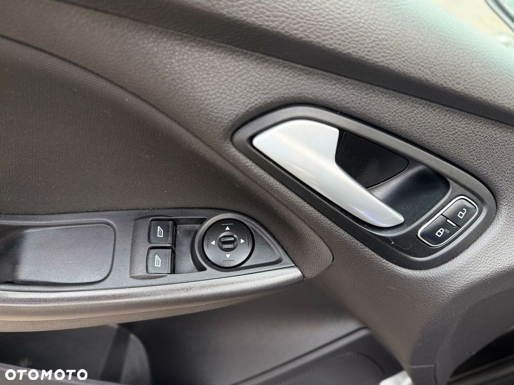 Ford Focus 1.0 EcoBoost Trend Sport - 23