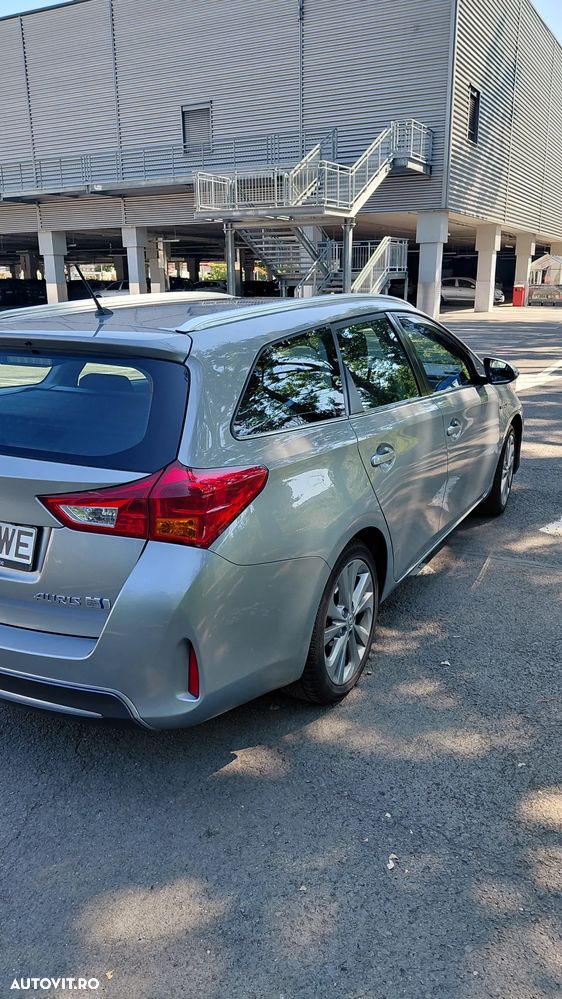 Toyota Auris 1.8 L VVT-i Luna - 5