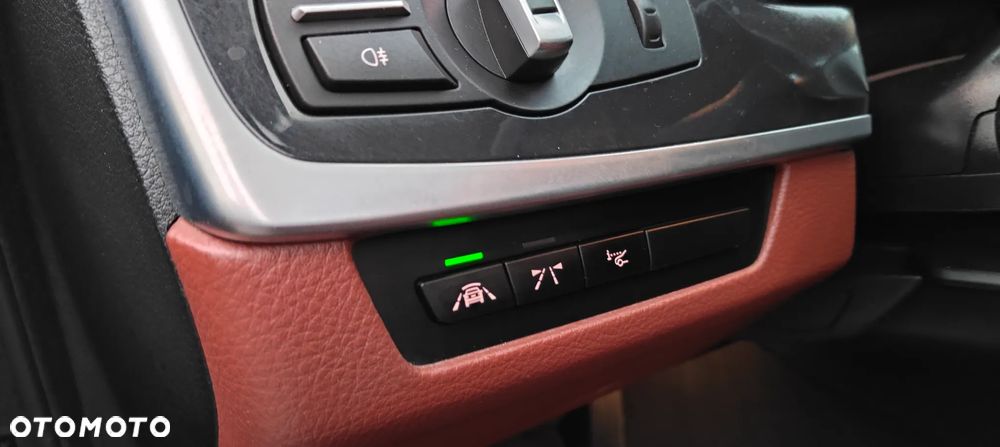 BMW Seria 5 525d Luxury Line - 31