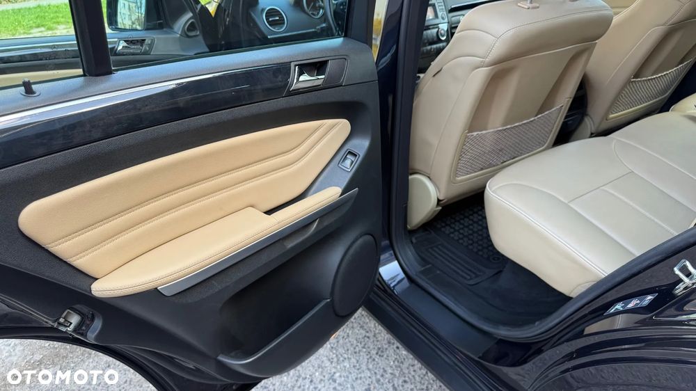 Mercedes-Benz ML 350 CDI 4Matic 7G-TRONIC DPF Grand Edition - 25