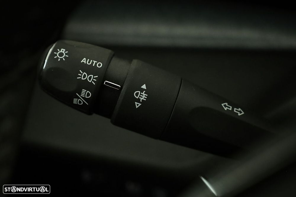 Peugeot 308 1.6 Hybrid Allure Pack e-EAT8 - 17