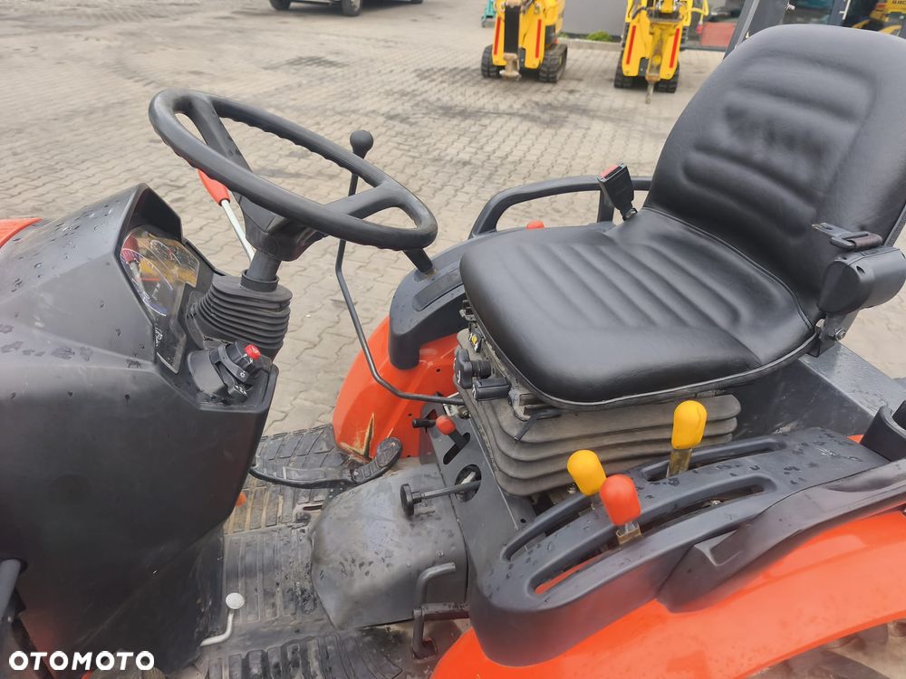 Kubota B9 B2350H - 9