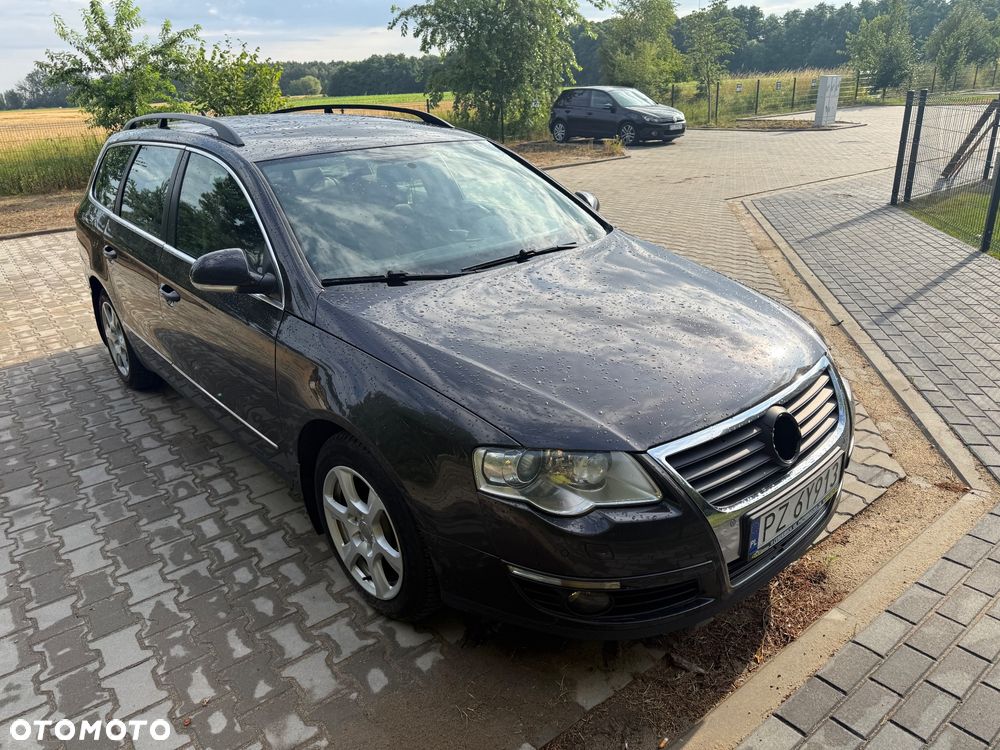 Volkswagen Passat - 1