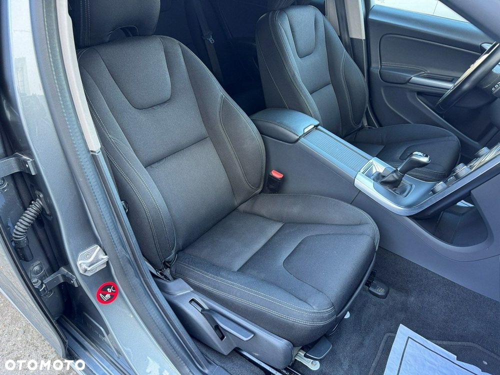 Volvo V60 Cross Country - 14