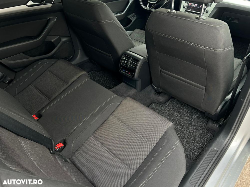 Volkswagen Passat 2.0 TDI DSG Comfortline - 12