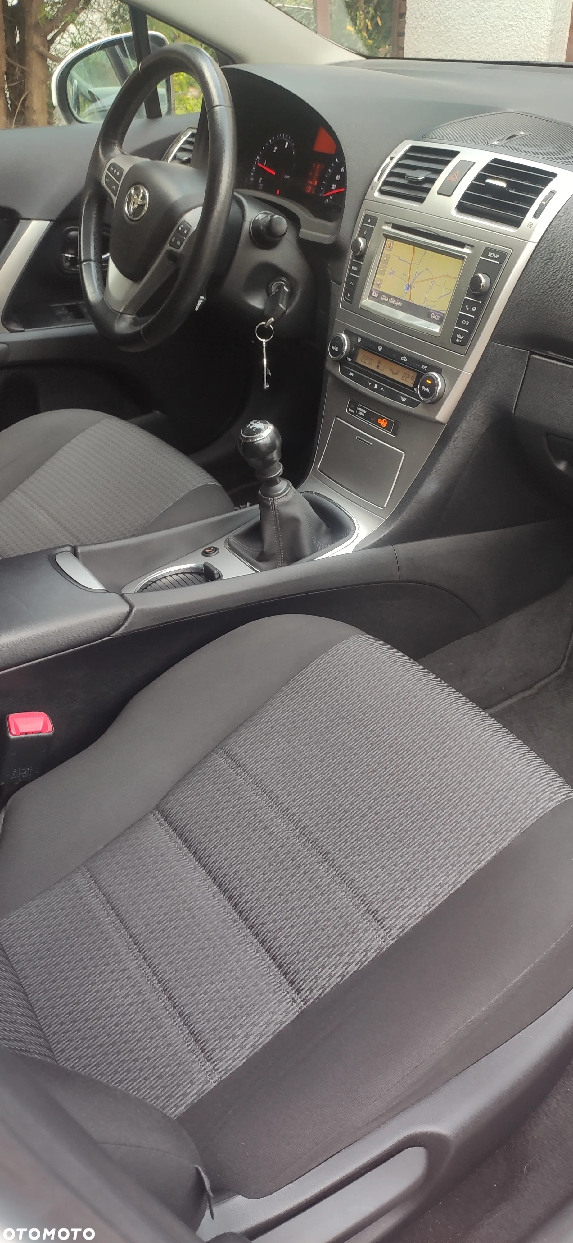 Toyota Avensis 2.0 D-4D Premium - 7