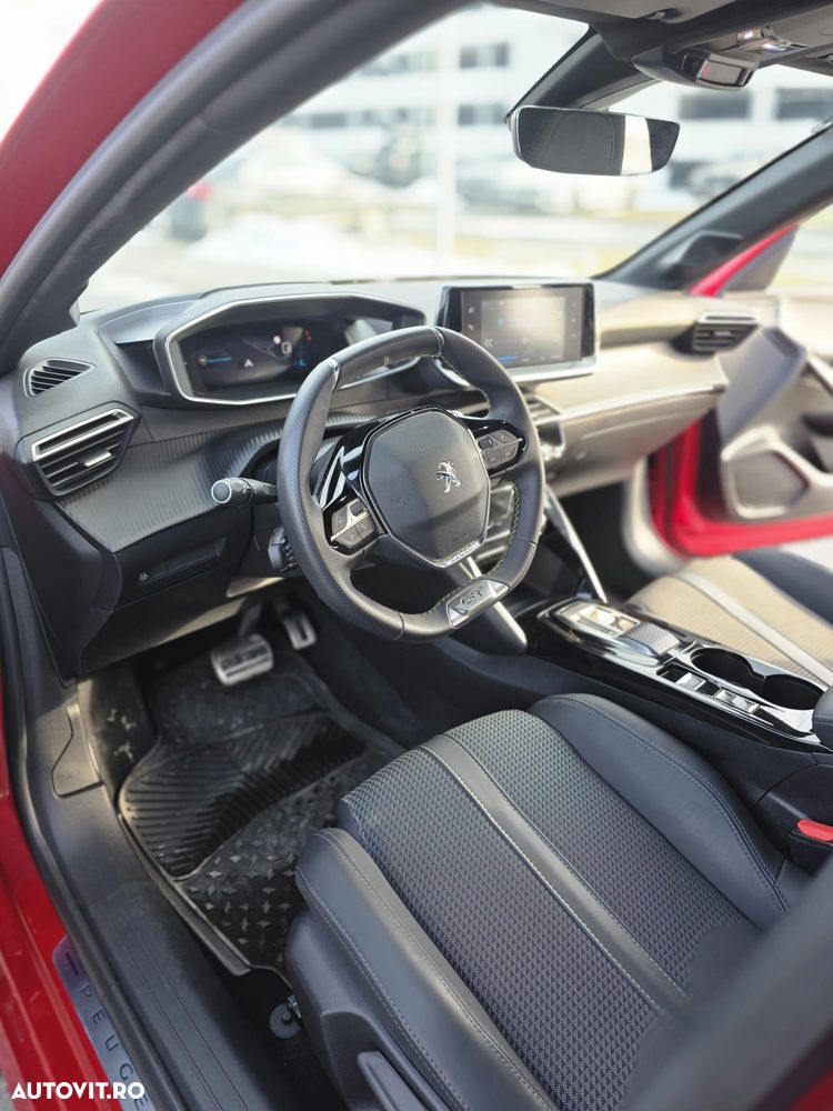 Peugeot 208 1.2 L PureTech STT EAT8 GT Line - 6